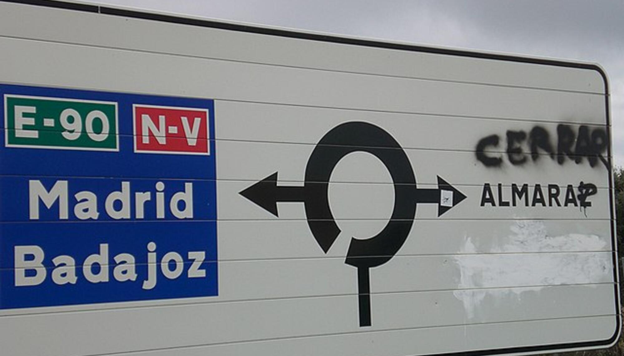 Señal cerrar almaraz